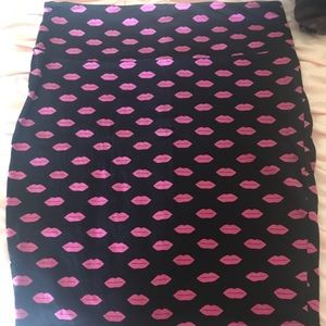 Torrid pink lips foldover skirt size 2